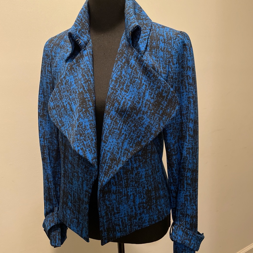 Anne Klein Short Trench Sz 6 Blue Jacquard Print Work to Weekend Elegant Fitted